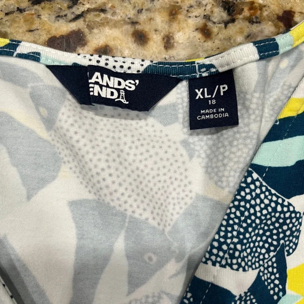 Lands End Womens XL 18 Petite Faux Wrap Dressl ish Print Sleeveless V-Neck